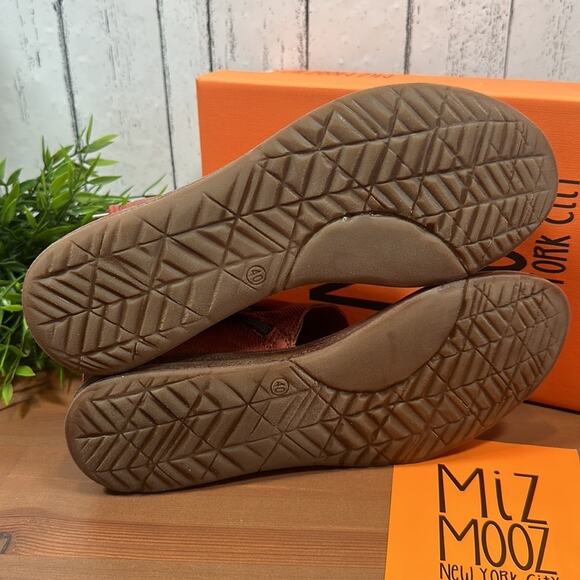 Miz Mooz Forge Leather Wide Width Sandals Size 40W - Picture 11 of 12